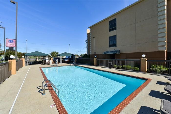 Comfort Suites Monroe Exterior photo